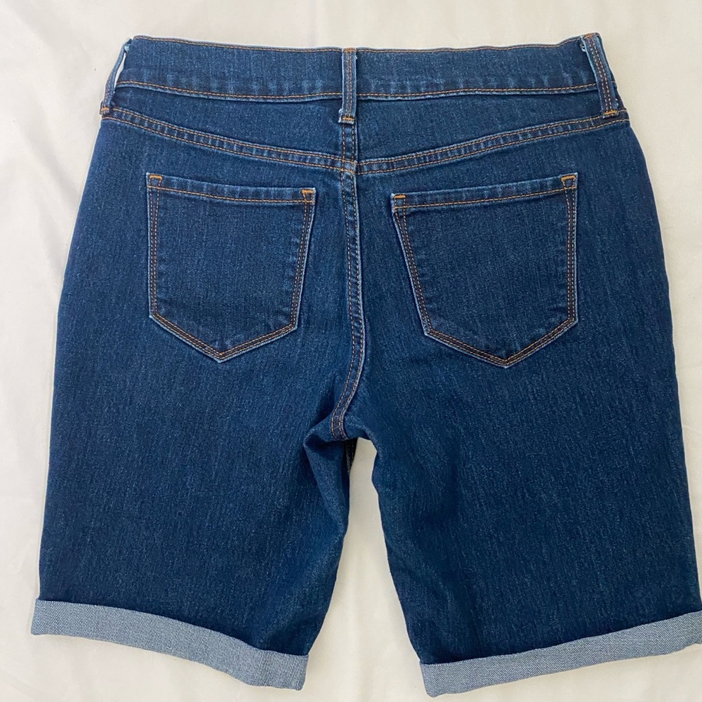 Old Navy Dark Blue Denim Bermuda Shorts with Rolled Cuffs, Size 2 - Picture 2 of 5